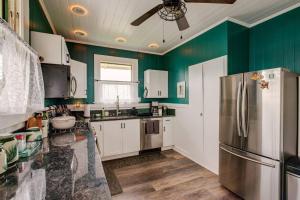 NEW - Hula House wAC- 3BR- Hilo Town