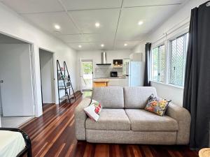 Zen Escape Guest House "Location 3" - Three listings - Hidden Gem, Funky Corner, Boutique Granny Flat
