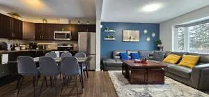 Cozy King Bed Breakfast 4beds,Garage near Winsport - Bowness