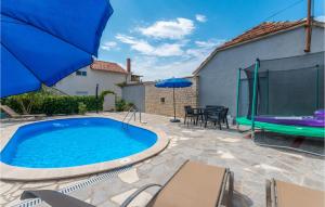 3 Bedroom Amazing Apartment In Banjevci