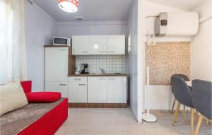 Amazing Home In Sveti Filip I Jakov