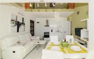 Cozy Apartment In Miskovici With Wifi 