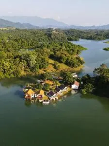 Sunset Nam Ngum resort - Thalat