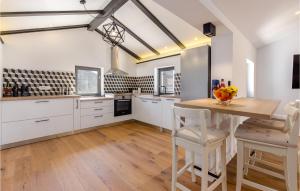 2 Bedroom Nice Home In Icici