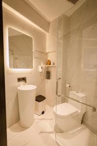 Biệt Thự Nhìn Ra Vườn (Villa with Garden View)