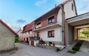 2 Bedroom Lovely Apartment In Fuzine