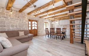 4 Bedroom Lovely Home In Donji Vinjani