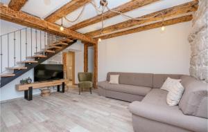 4 Bedroom Lovely Home In Donji Vinjani