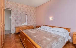 Beautiful Apartment In Crikvenica