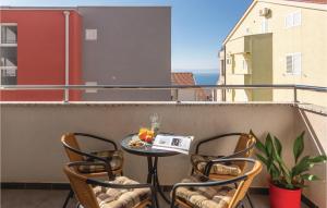 Gorgeous Apartment In Makarska With Wifi 