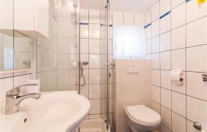4 Bedroom Lovely Home In Privlaka 