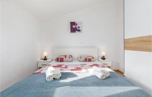 2 Bedroom Gorgeous Apartment In Pula