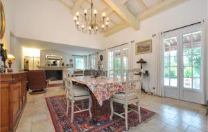 Stunning Home In Seillans