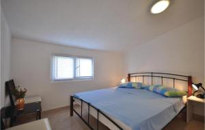 2 Bedroom Beautiful Apartment In Mimice 