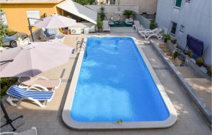 1 Bedroom Cozy Apartment In Pakostane 