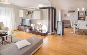 Awesome Apartment In Sveti Vid Miholjice 