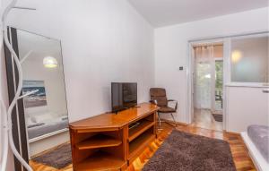 2 Bedroom Amazing Apartment In Malinska