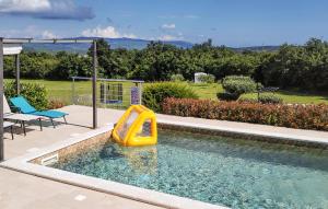 Two-Bedroom Holiday Home In Barban