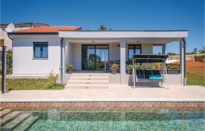 Two-Bedroom Holiday Home In Barban