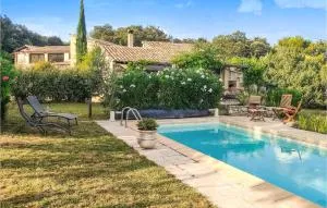 Awesome Home In Roussas With Kitchen - La Garde-Adhémar