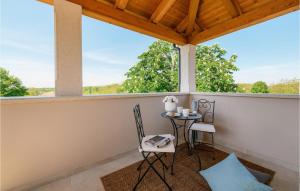Beautiful Home In Tinjan 
