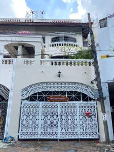 3 Brothers House Ekkamai