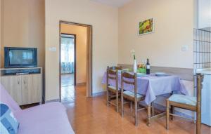 Awesome Apartment In Fazana With Kitchen 