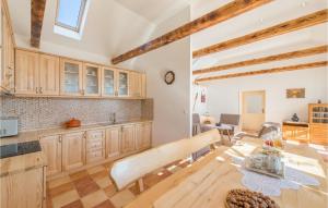 Four-Bedroom Holiday Home In Citluk