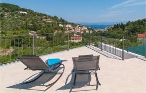 Nice Home In Stomorska With Jacuzzi