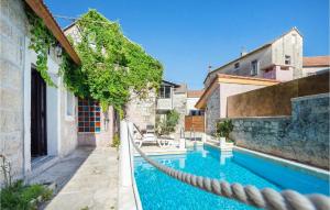 Stunning Home In Sinj With Jacuzzi