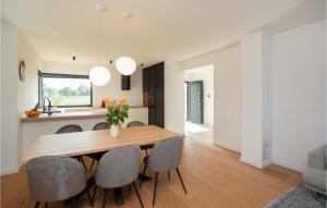 3 Bedroom Amazing Home In Rasa