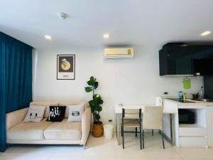 The Urban Attitude & One Bedroom