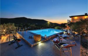 3 Bedroom Nice Home In Trogir 