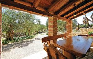 Stunning Home In Supetarska Draga