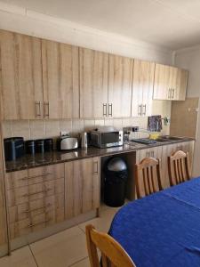 Royal Inn - Fully Furnished Self-Catering Apartments