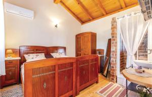 Awesome Home In Grizane With Wifi 