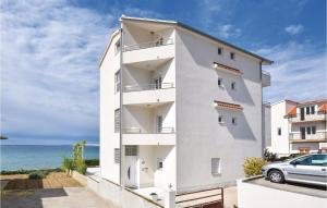 Two-Bedroom Apartment In Podstrana