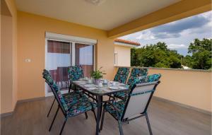 Gorgeous Apartment In Veprinac