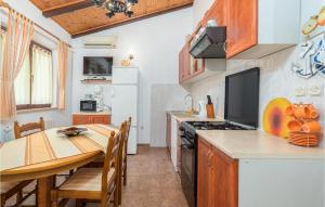 Pet Friendly Home In Fazana With Kitchen 