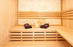 Nice Home In Turanj With Jacuzzi