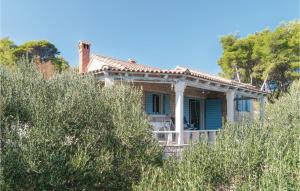 Two-Bedroom Holiday Home In Postira