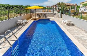 Lovely Apartment In Pula With Kitchen