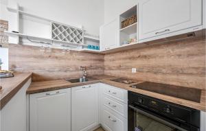 Stunning Home In Rogoznica