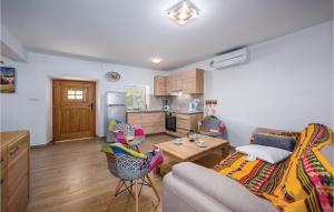 Beautiful Home In Labin With Kitchen