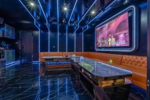 T M L-Jomtien Beach 4 bedrooms - independent swimming pool and KTV