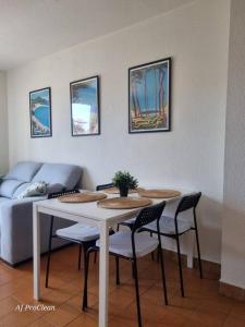 Armence, maison vue mer avec petit jardin et terrain de tennis