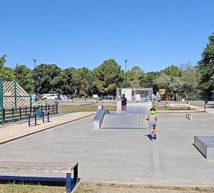 Maison avec piscine, tennis