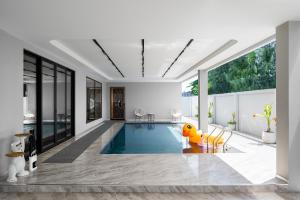 T M L-Jomtien Beach 5 bedrooms - independent swimming pool and KTV