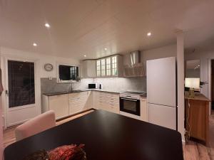 Rent A Lovely Place - OHV3