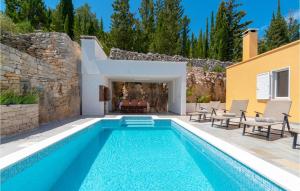 Stunning Home In Zrnovo With Wifi